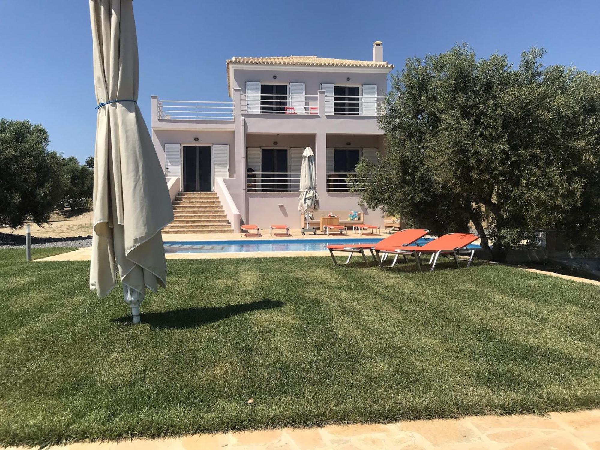 Luxurious Villa In Peloponnese With Swimming Pool Kamária Exteriér fotografie
