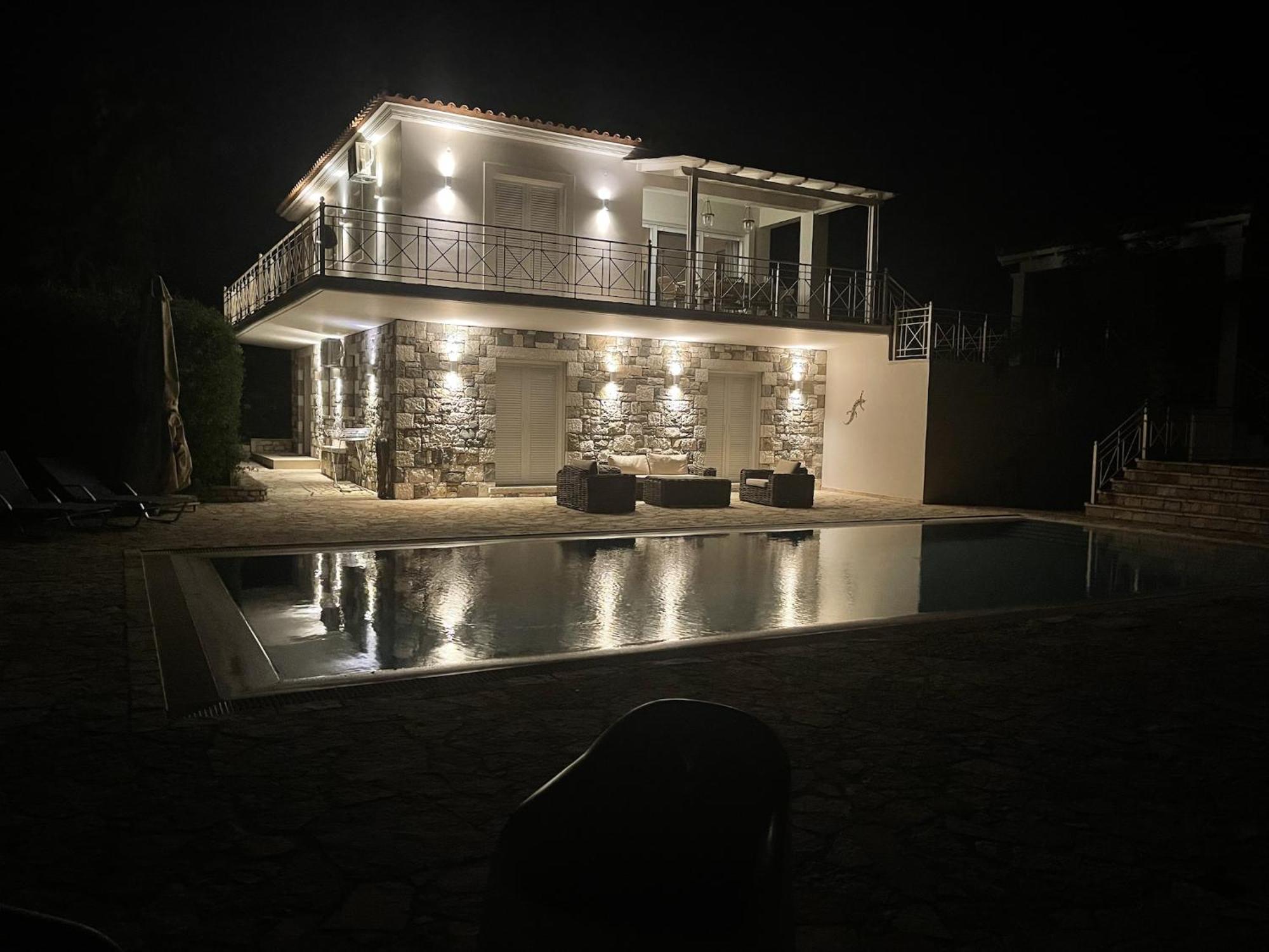 Luxurious Villa In Peloponnese With Swimming Pool Kamária Exteriér fotografie